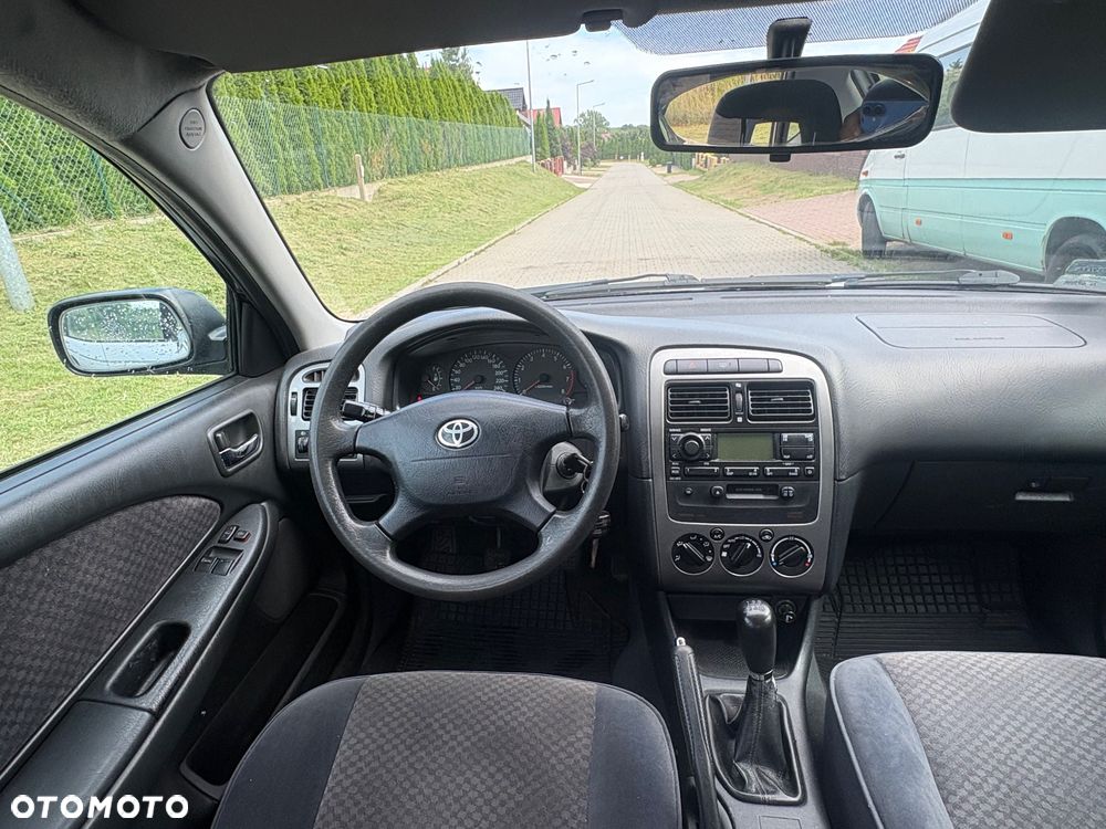 Toyota Avensis - 16