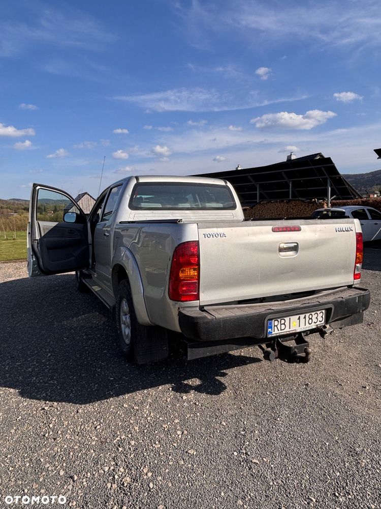 Toyota Hilux 2.5 D-4D DLX - 3