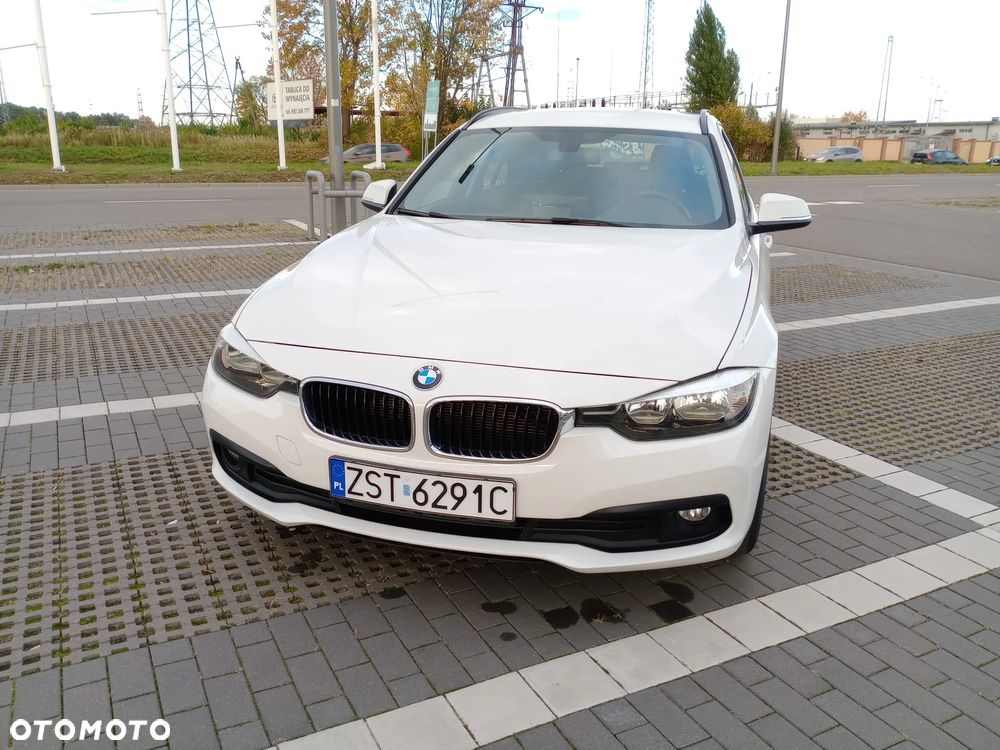 BMW Seria 3 318i - 5