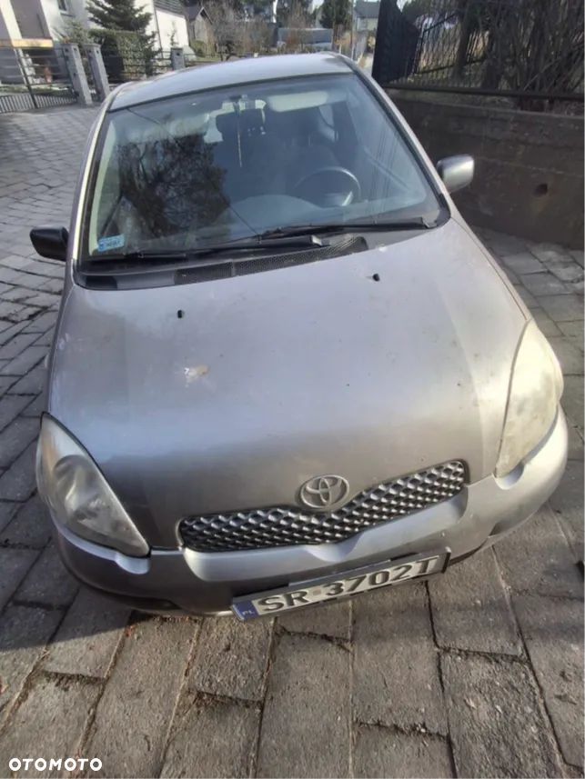Toyota Yaris - 4
