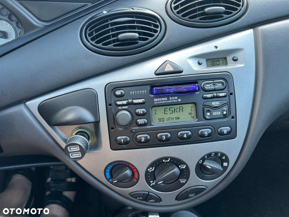 Ford Focus 1.4 Ambiente - 12