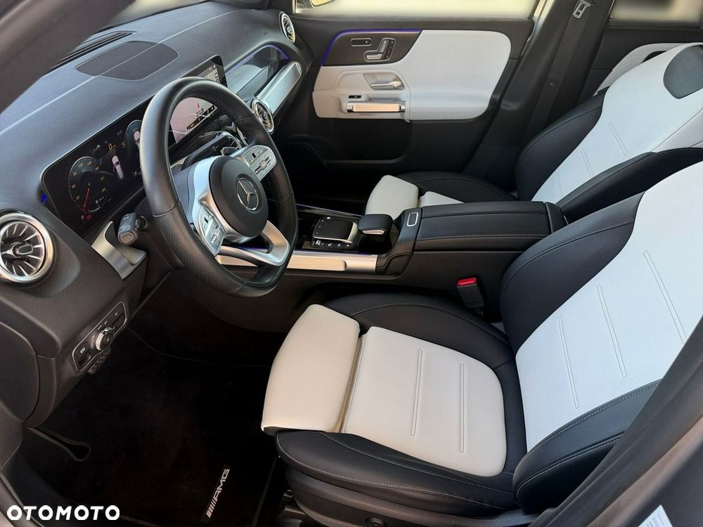 Mercedes-Benz GLB - 16