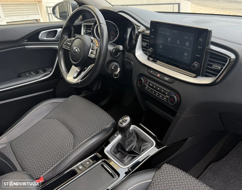 Kia Ceed SW 1.6 CRDi MHEV Drive+SRF - 20