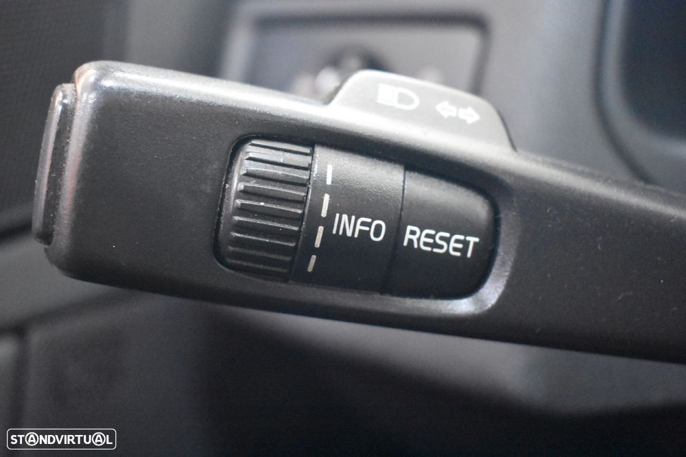 Volvo C70 2.4 D5 Momentum - 44