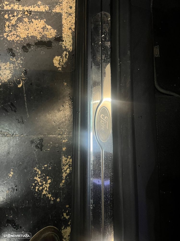 Ford S-Max 2.0 TDCi Titanium 7L - 27