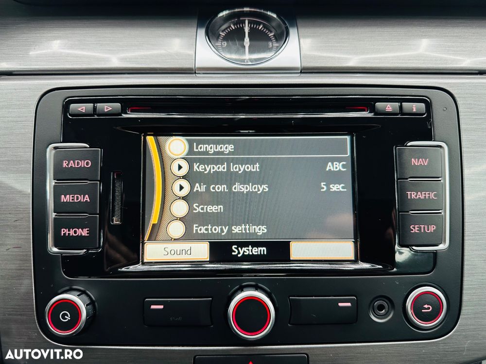 Volkswagen Passat - 26