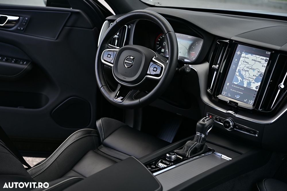 Volvo XC 60 T6 AWD Geartronic RDesign - 25