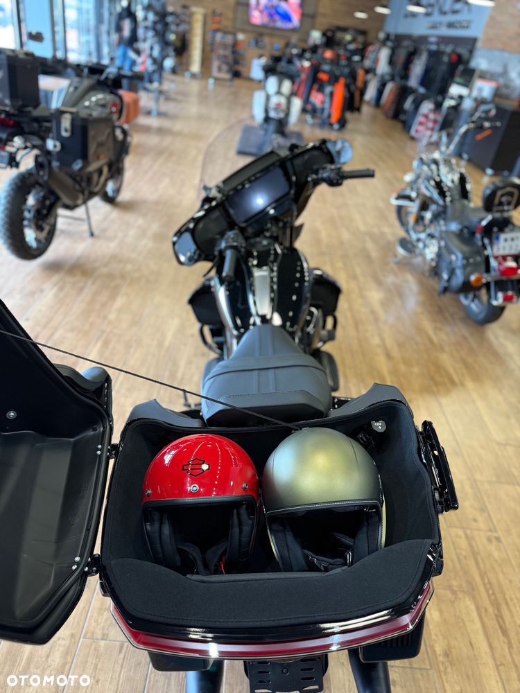 Harley-Davidson Touring Street Glide - 13