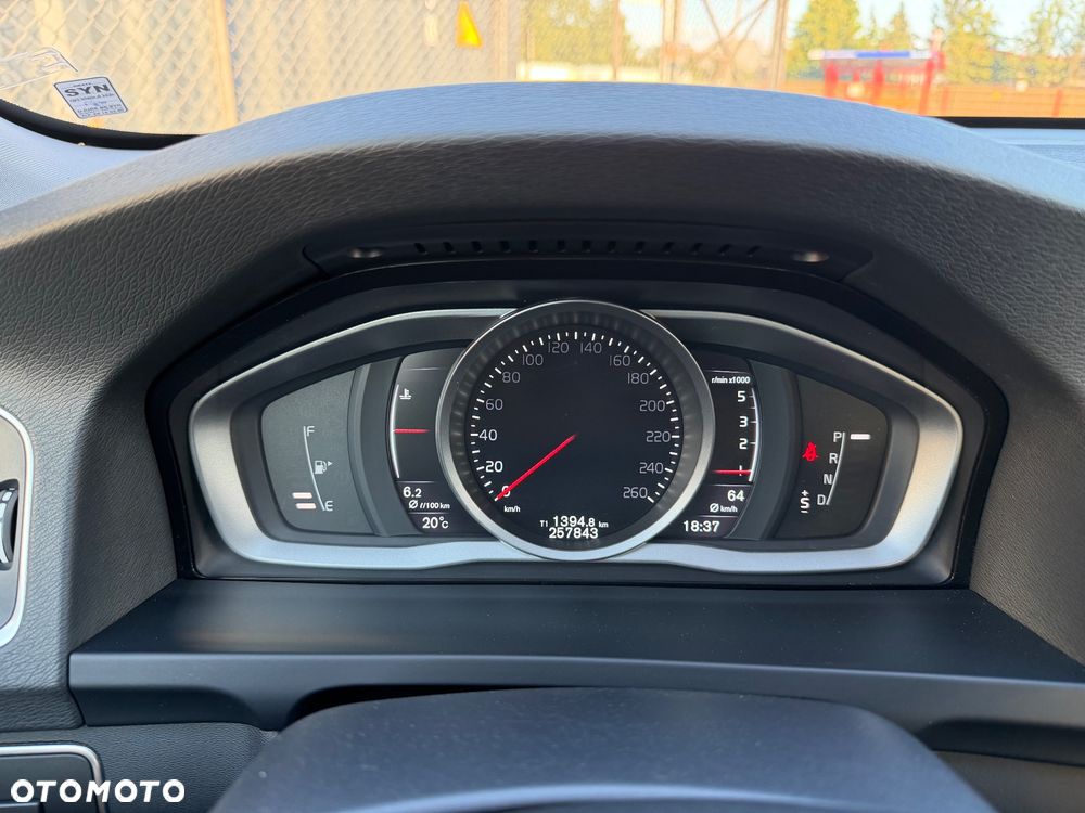 Volvo V60 D4 Drive-E Momentum - 18