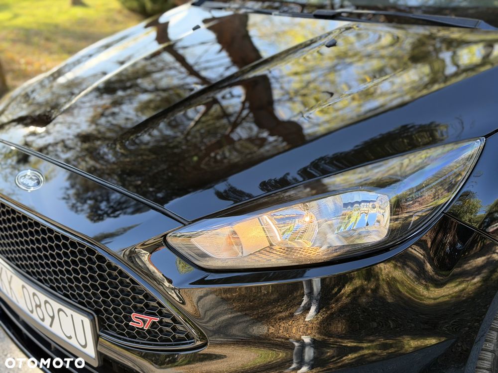 Ford Focus 2.0 EcoBoost ST mit Leder-Sport-Paket - 31