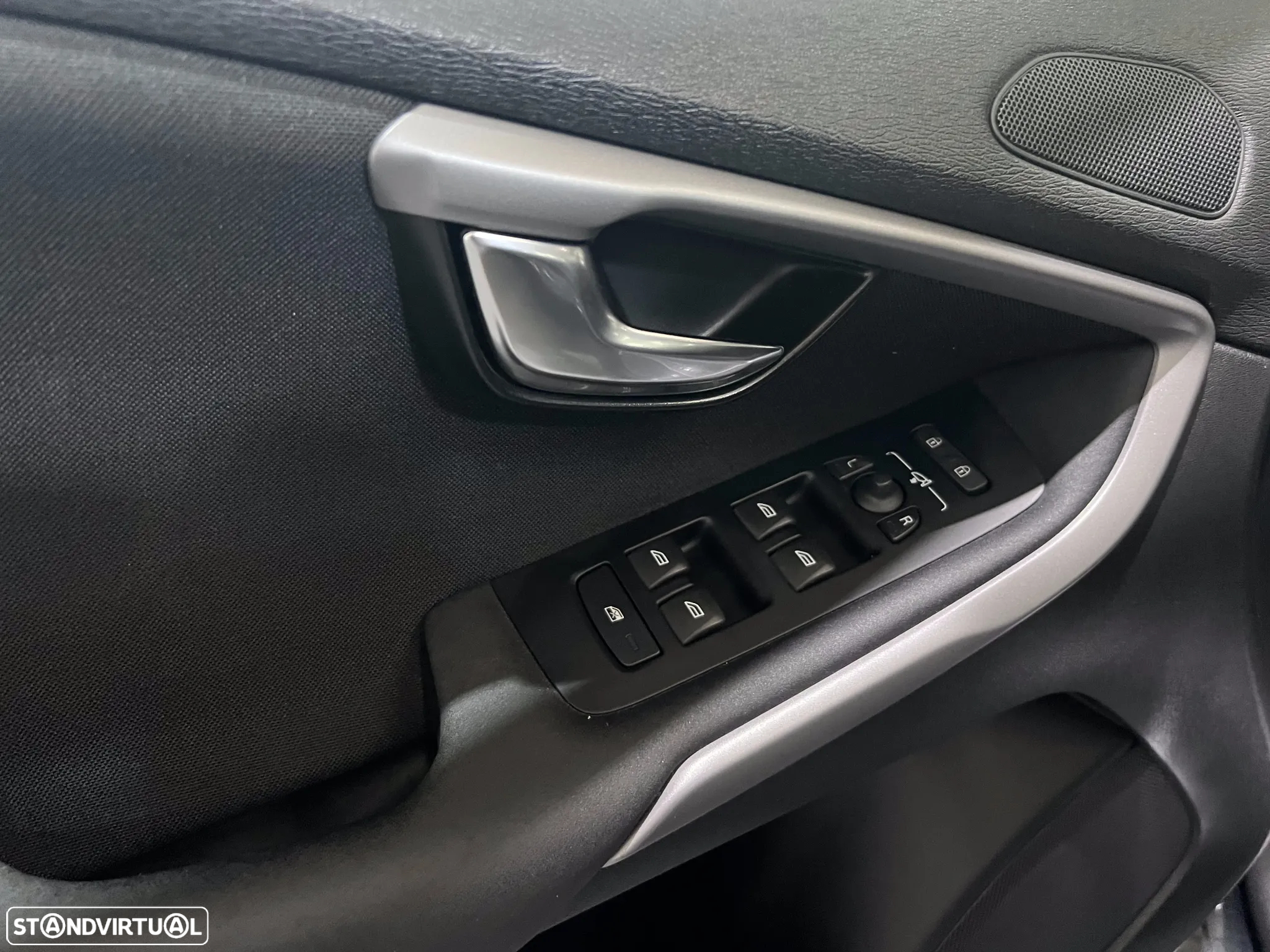 Volvo V40 1.6 D2 Momentum - 9