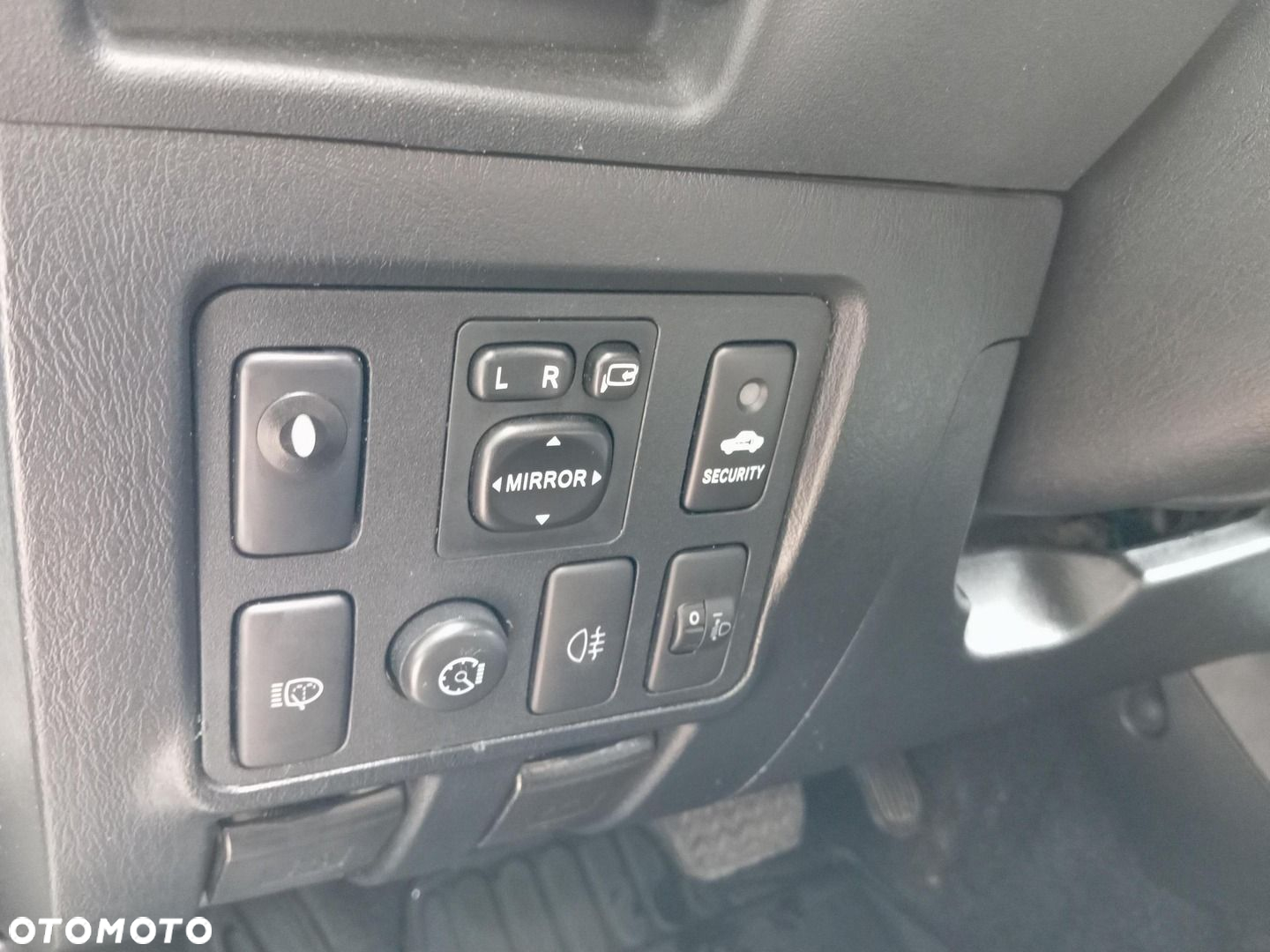 Toyota Hilux 3.0 D-4D SR5 - 19