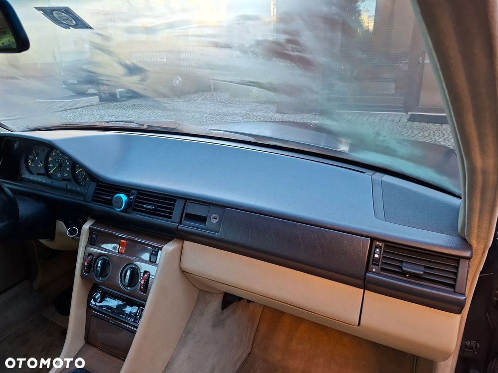 Mercedes-Benz W124 (1984-1993) 1989