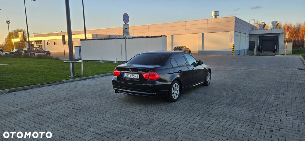 BMW Seria 3 318i - 8