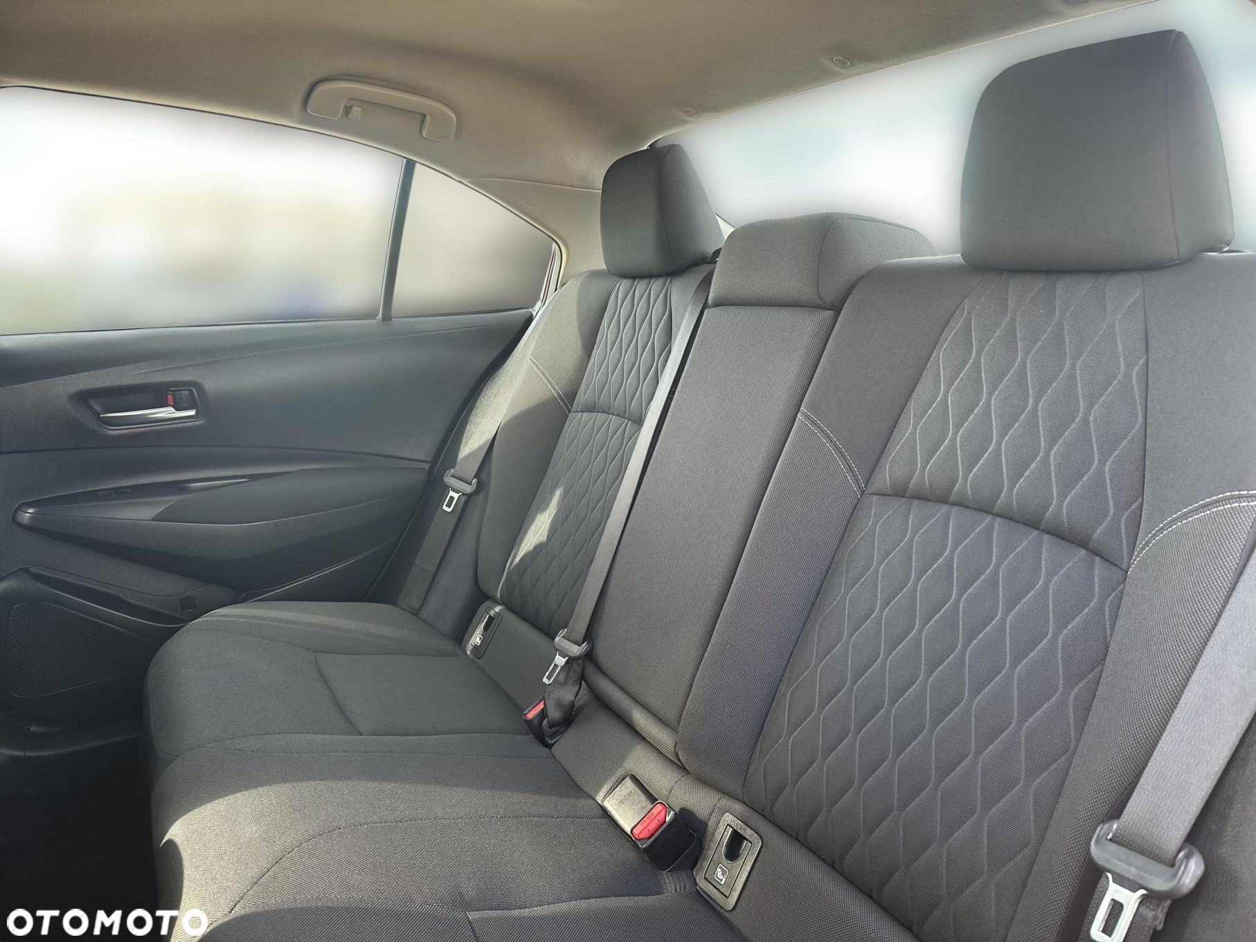 Toyota Corolla 1.8 Hybrid Comfort - 14