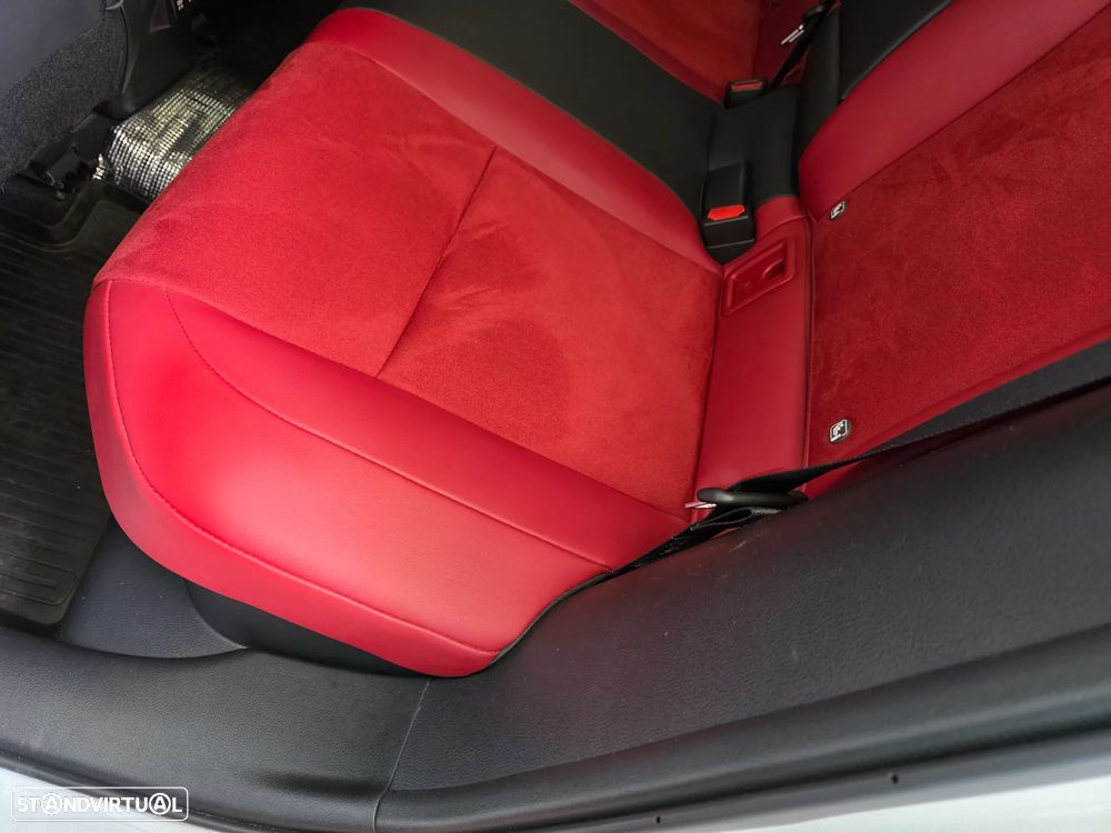 Lexus UX 250h F Sport - 9