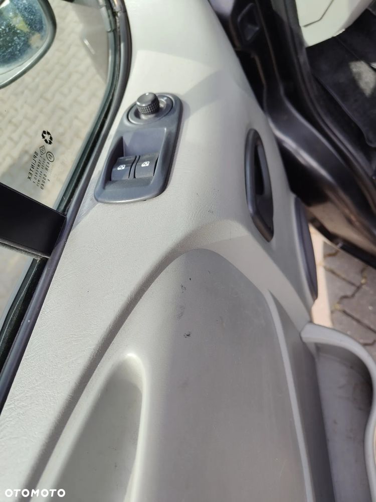Renault Trafic - 15