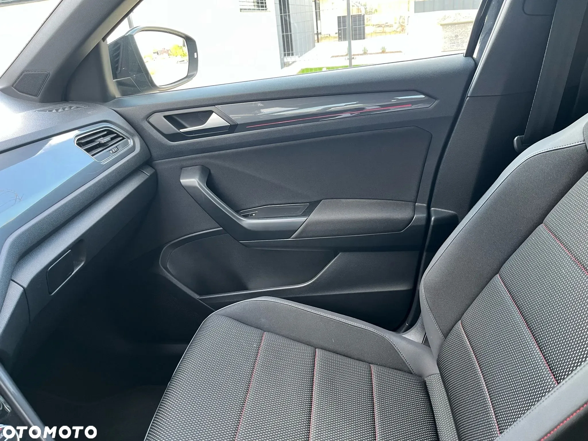 Volkswagen T-Roc - 6