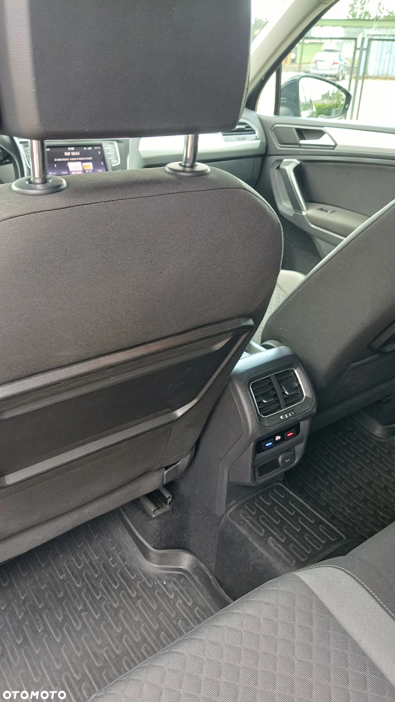 Volkswagen Tiguan - 4