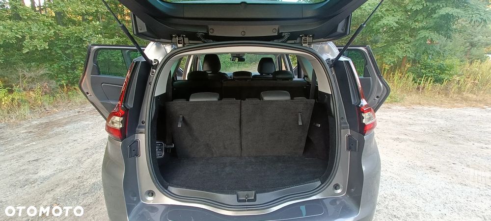 Renault Grand Scenic - 17