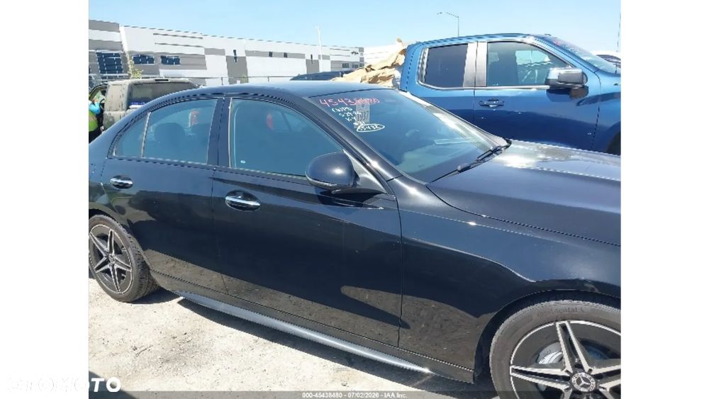 Mercedes-Benz Klasa C 300 4Matic 9G-TRONIC AMG Line - 6