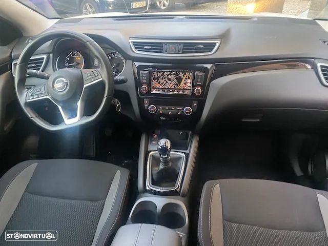 Nissan Qashqai 1.3 DIG-T N-Connecta J18 - 17