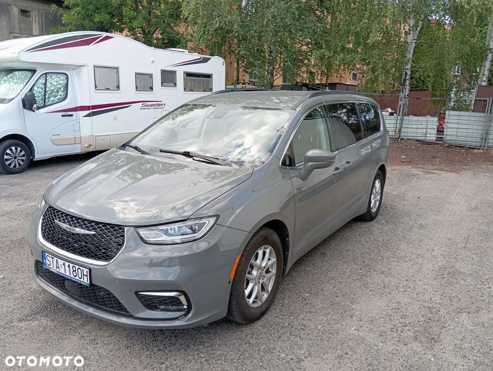 Chrysler Pacifica - 16