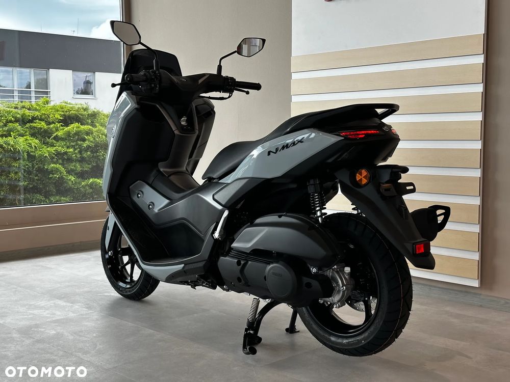 Yamaha NMAX - 4