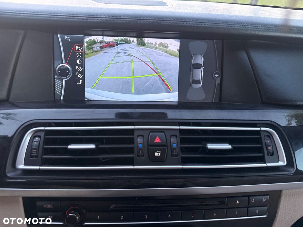 BMW Seria 7 730d - 32