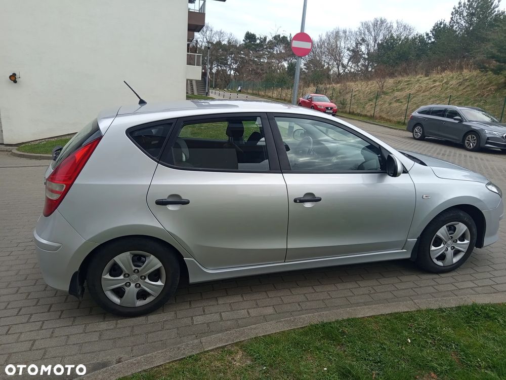 Hyundai i30 1.6 CRDi Base + - 9