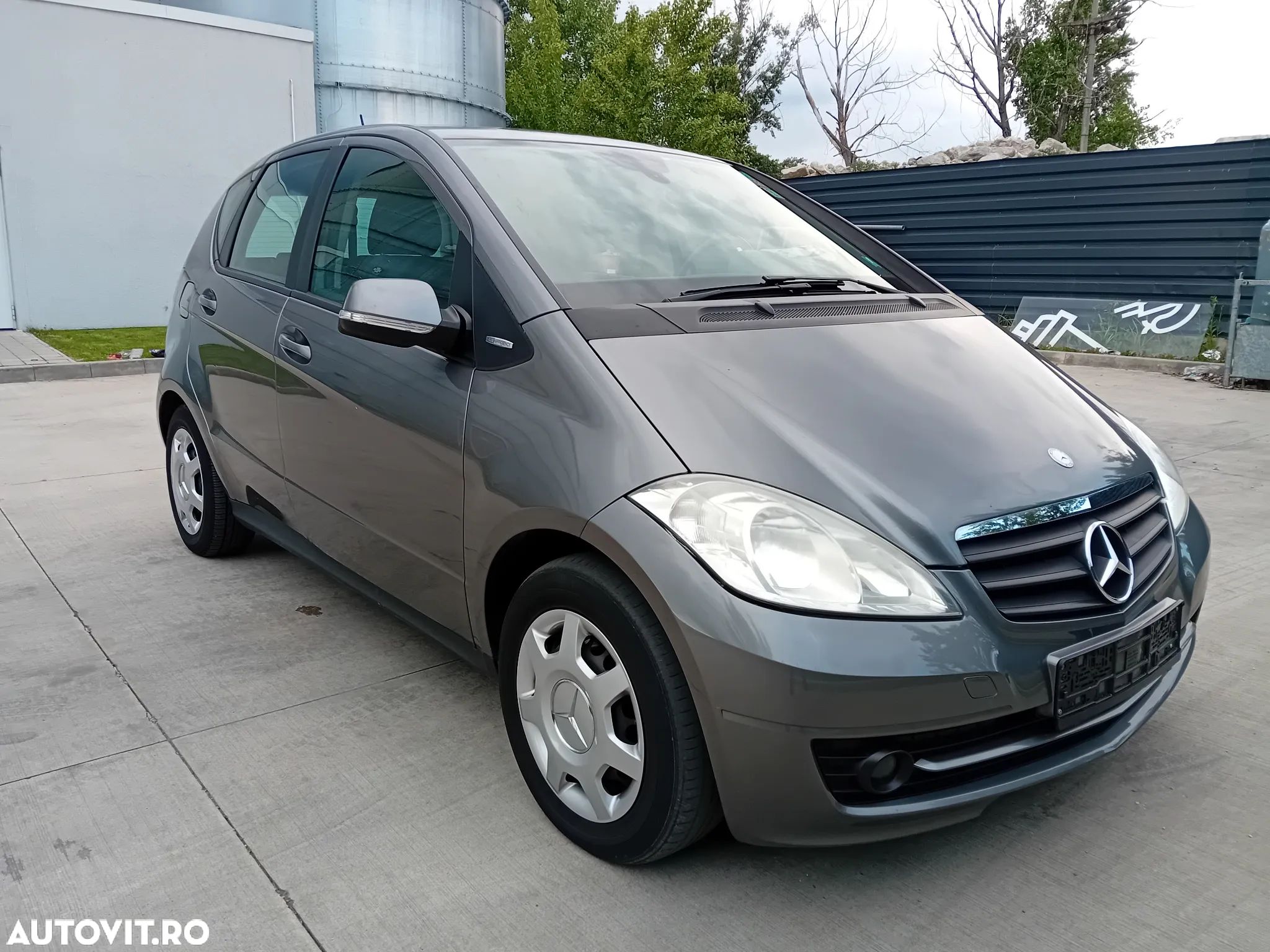 Mercedes-Benz A 160 BlueEFFICIENCY Elegance - 1
