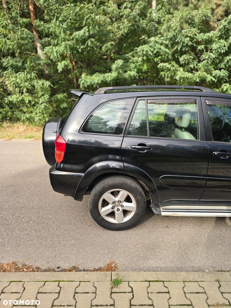 Toyota RAV4 D-4D 4x4 - 13