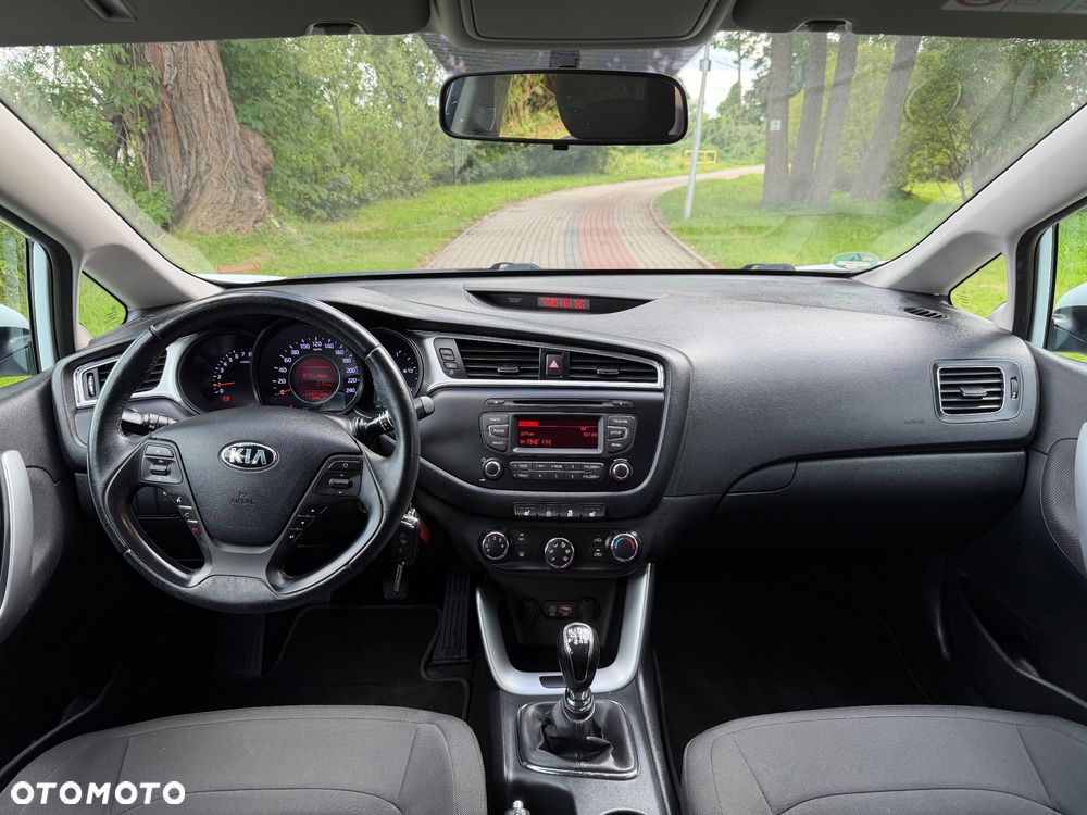 Kia Ceed 1.4 CVVT Dream Team Edition - 15