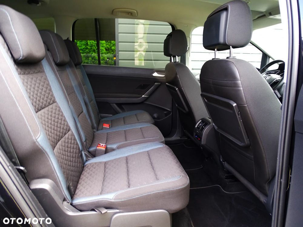 Volkswagen Touran - 18