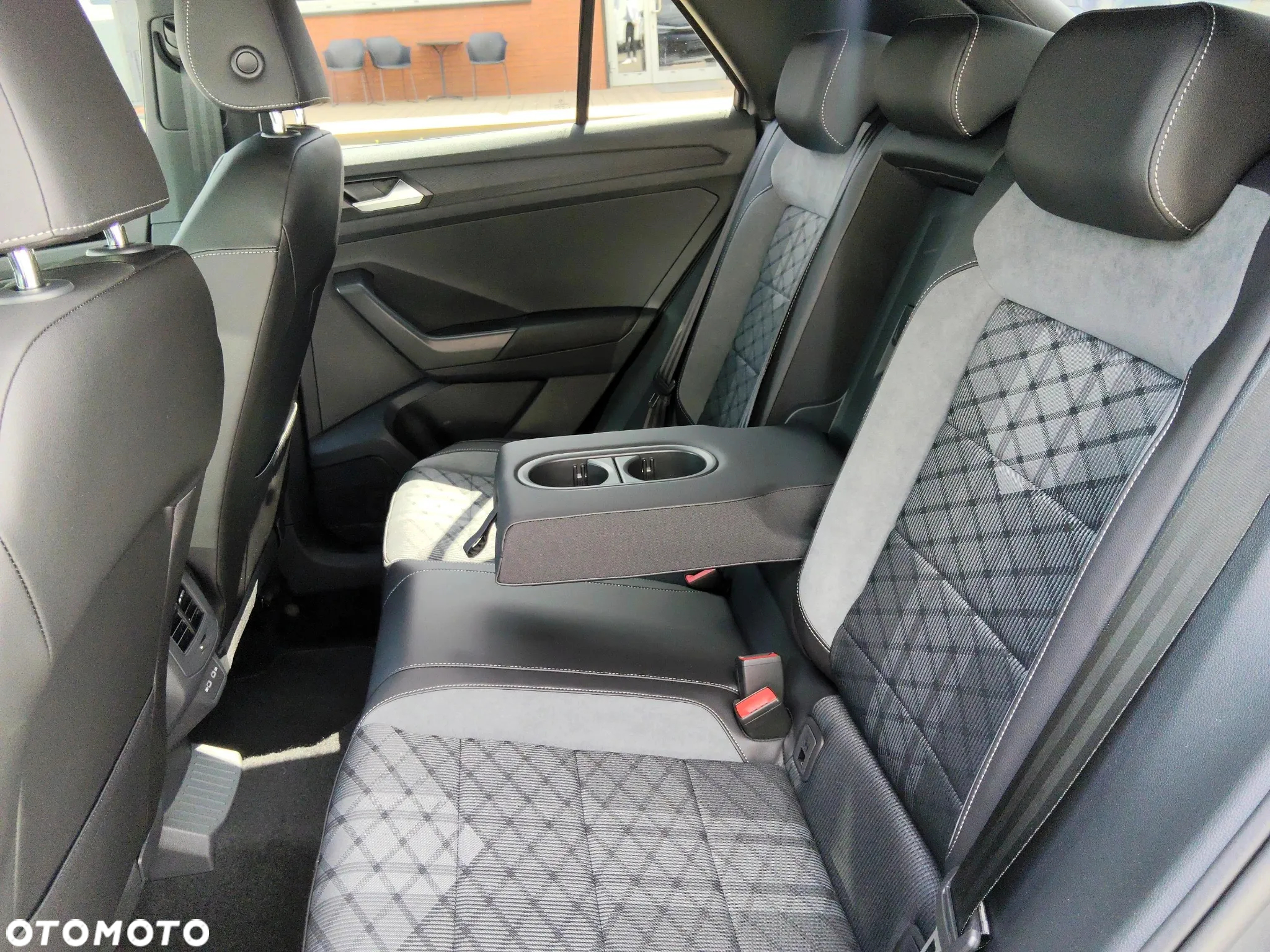 Volkswagen T-Roc 1.5 TSI R-Line Plus DSG - 16