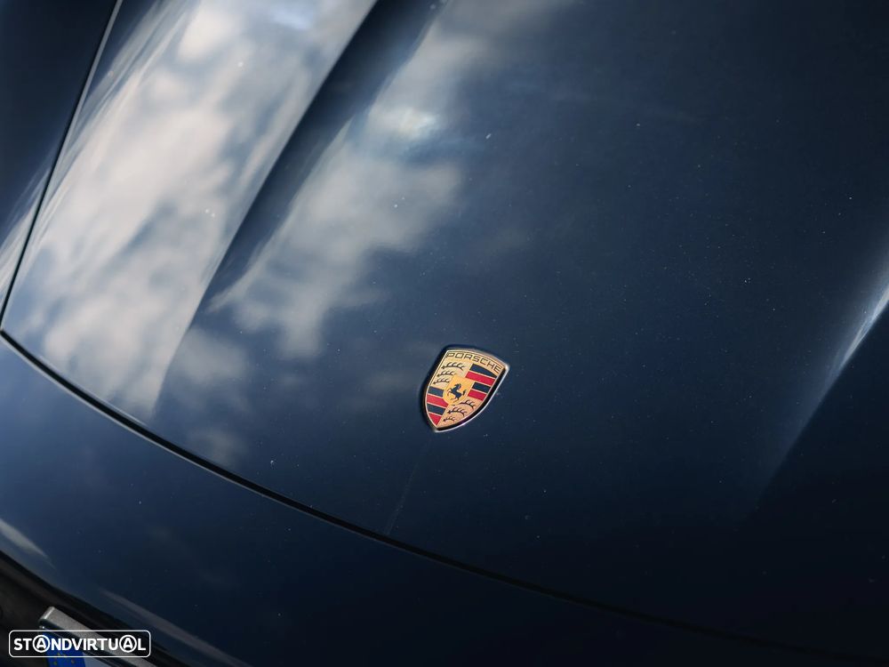 Porsche Taycan Cross Turismo 4 - 26