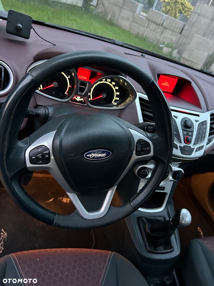 Ford Fiesta 1.25 Ghia - 13