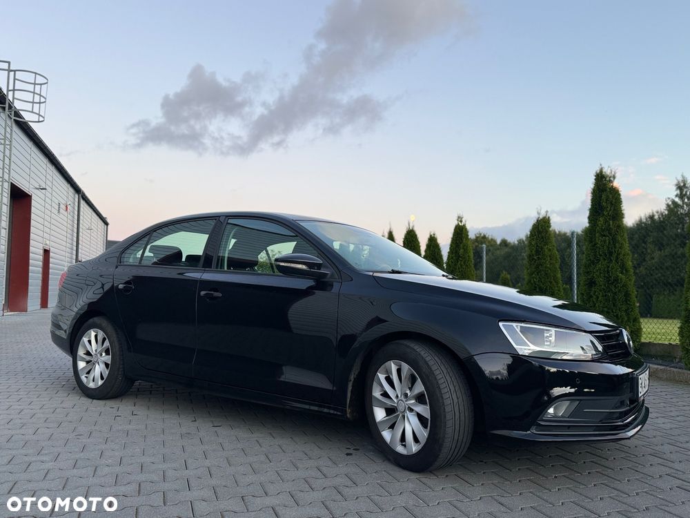 Volkswagen Jetta 2.0 TDI DPF BMT Trendline - 4