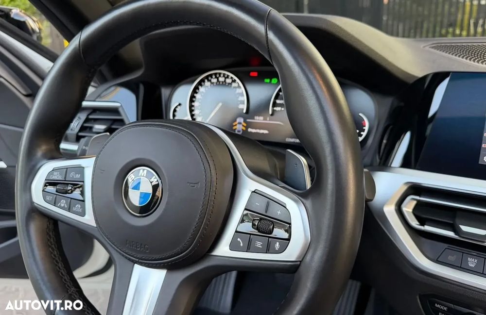 BMW Seria 3 330i AT M Sport - 12