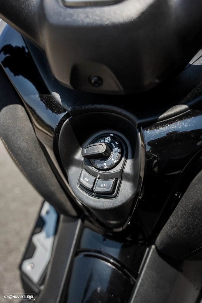 Yamaha X-Max 300 - 24
