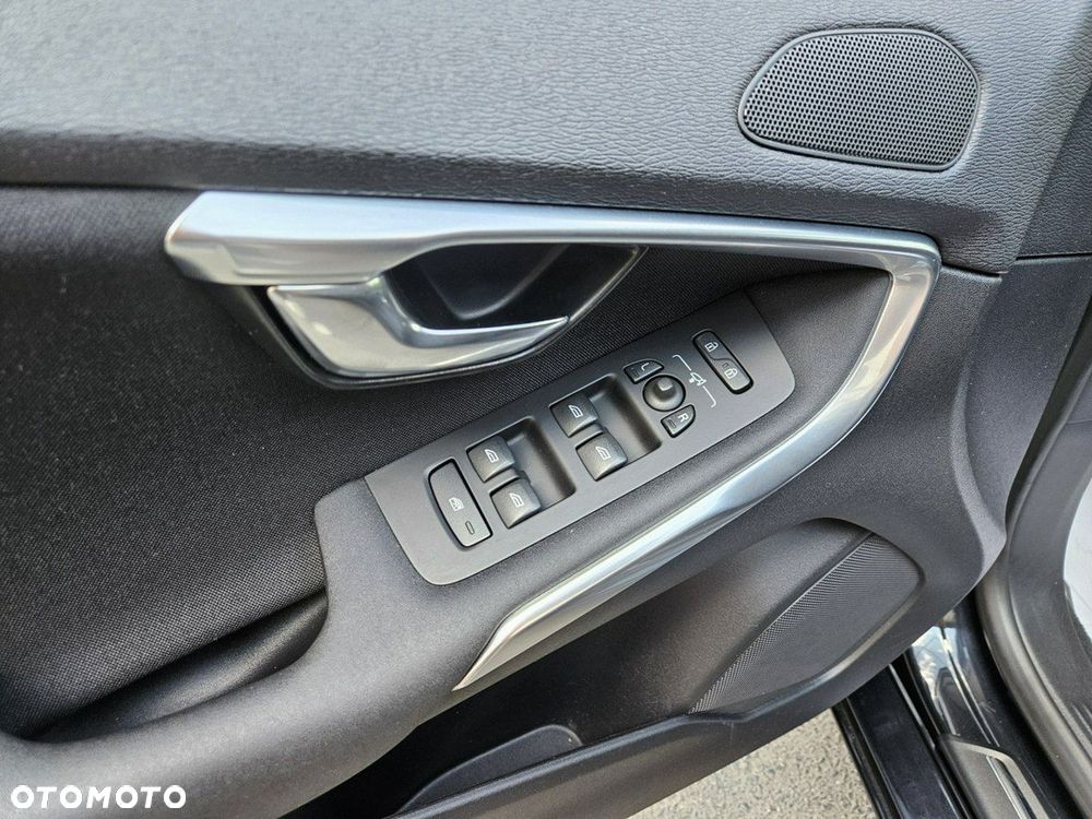 Volvo V40 D2 Momentum - 17