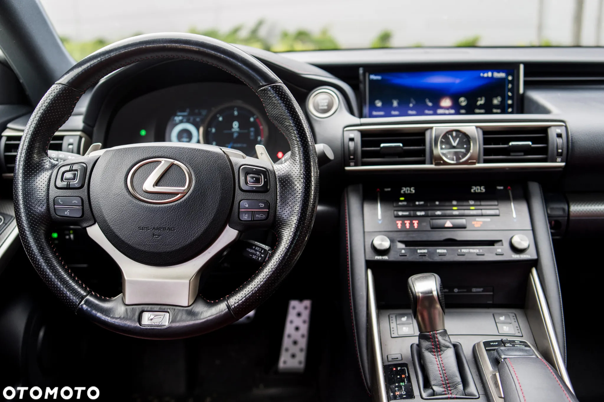 Lexus IS 200t / 300 F Sport - 13