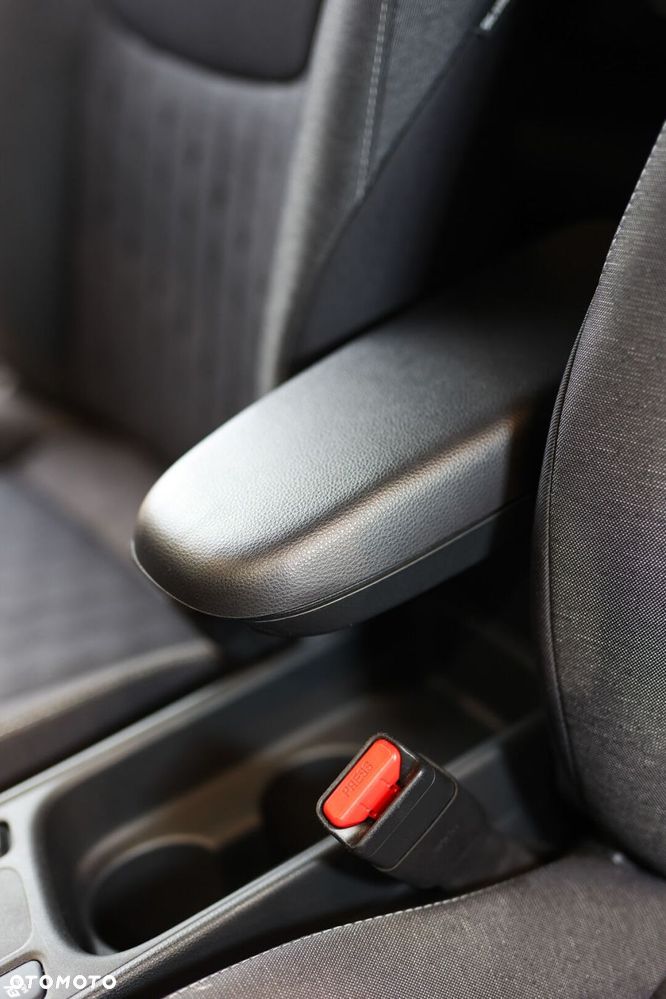 Toyota Yaris Hybrid 1.5 Style - 29