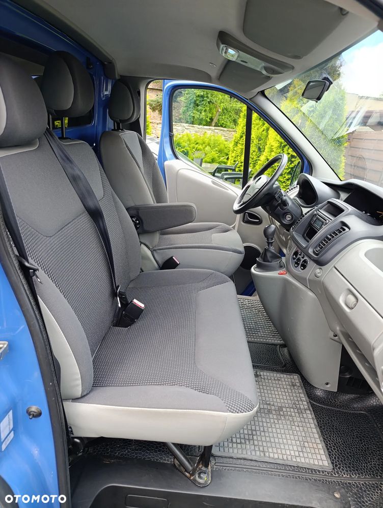 Opel Vivaro - 8