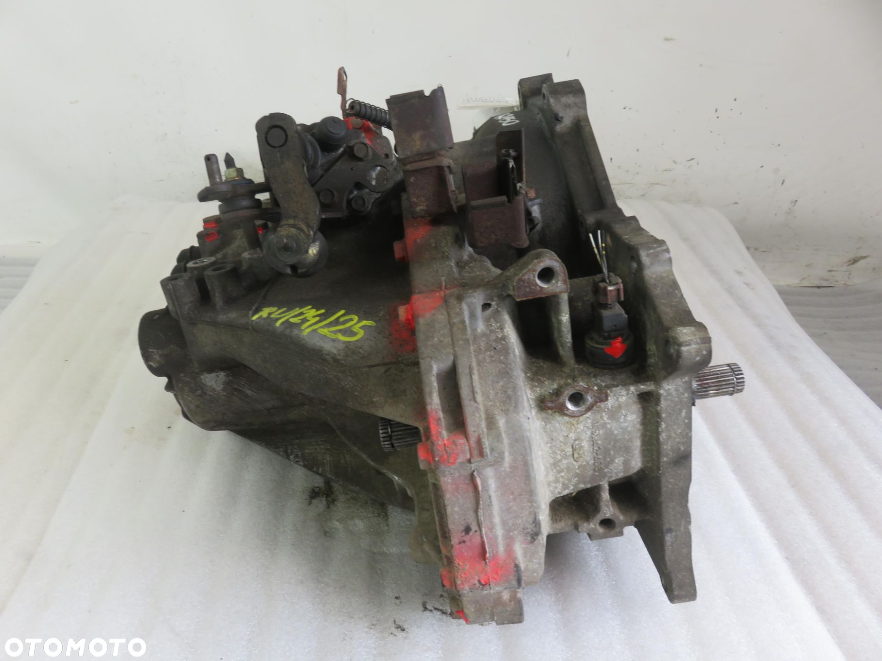 SKRZYNIA BIEGÓW MITSUBISHI OUTLANDER I 2.0 W5M421Z4B2 - 5