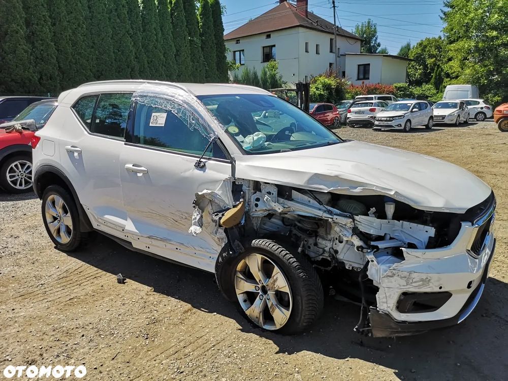 Volvo XC 40 D4 AWD Geartronic Momentum - 12