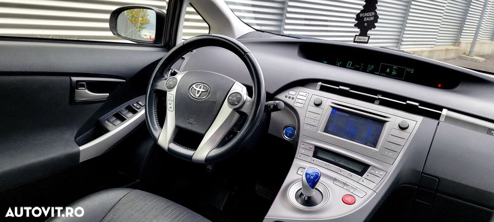 Toyota Prius ver--hybrid-life - 10
