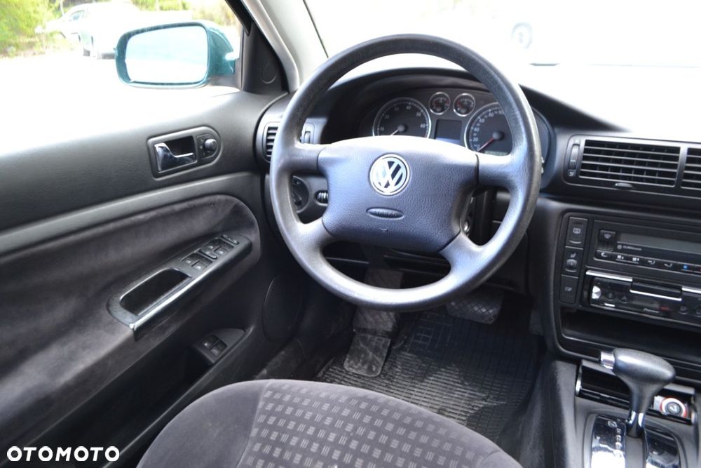Volkswagen Passat - 9