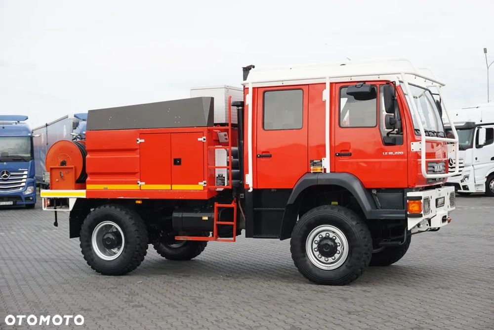 MAN / LE 220 / 4 X 4 / DOKA / STRAŻ POZARNA - 4