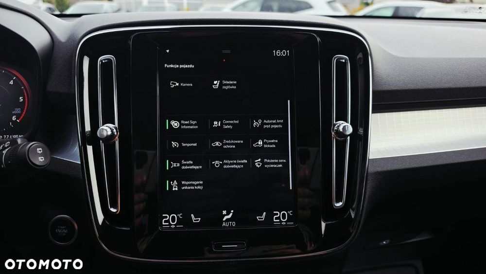 Volvo XC 40 - 23